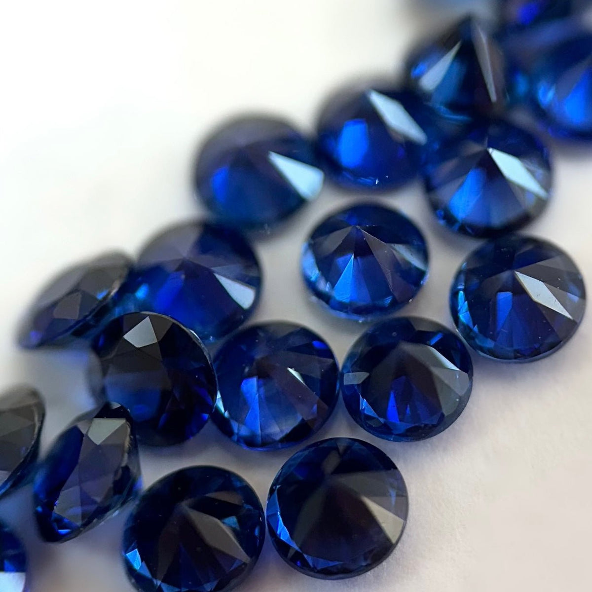 CINQ Sapphire Necklace - LARICH